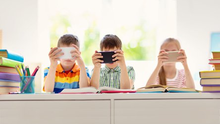 Smartphones-in-School, Brain Mush, Teaching Deep Reading…and Apples & Bicycles!